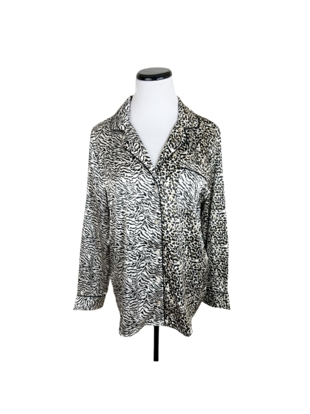 BB Dakota Animal Print Long Sleeve Satin Pajama Shirt Top Size Small